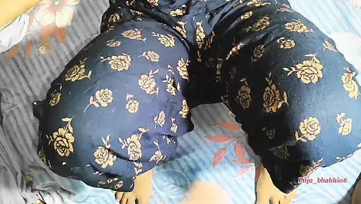 New Desi Aunty Pahli Baar kiya Sex Friend Ke Bete Ke Sath Hardcore