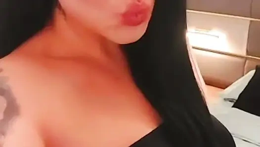 Apa yang bikin kamu sange - tante seksi atau tante mesum?