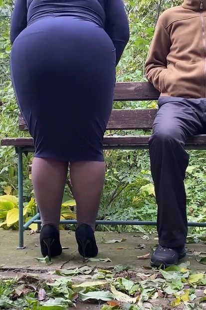 I Love Watching My Stepmother Pee Doggy Style.