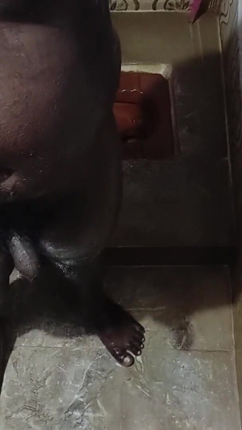 shower bathing and handjob cum | Clip 2
