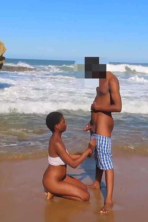 Pušenje kurca na plaži