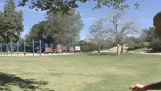 Chica'nın sevimli edepsiz cooter'ı majestic prick bump için geniş açıyor