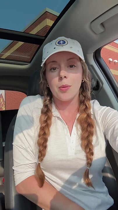 Idem na golf, ali mi prvo treba kafa i orgazam