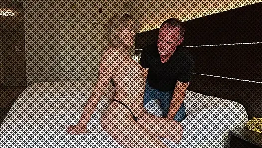 Alexandra - seksi barmen vardiyasından sonra götünü açıyor