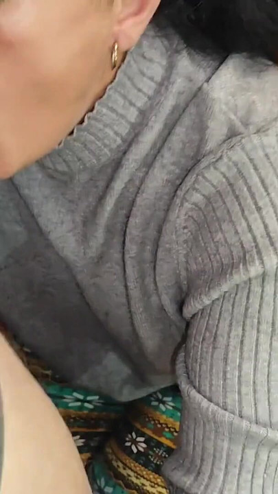 Zgodna amaterska žena puši kurac sa spermom u ustima | Klip 1