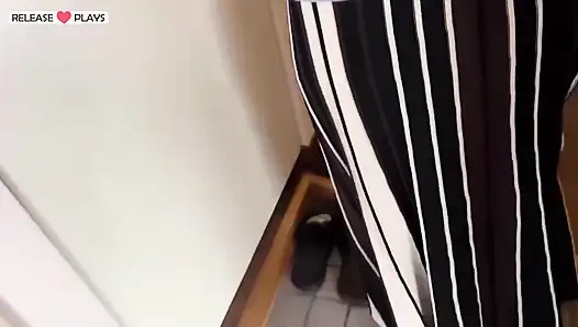 Unzensierter Heimbesuch enthüllt. eine vertraute schlanke verheiratete schönheit während der abwesenheit ihres ehemanns