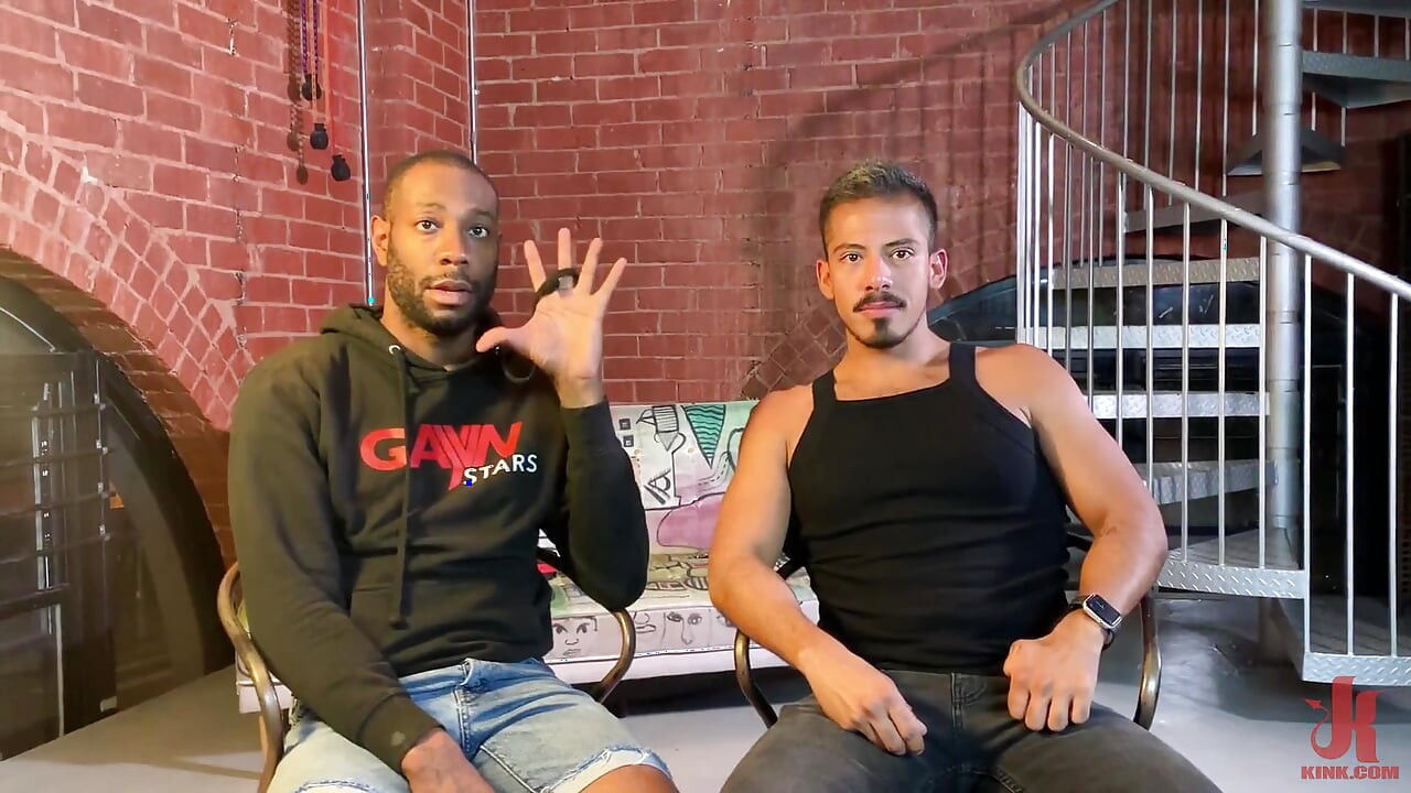 クルージン・フォー・サム・ストレンジ:オーガスト・アレクサンダーとサンティーノ・クルーズ