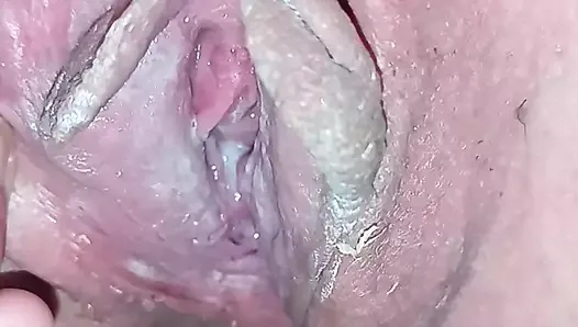 Dirty and creamy pussy pissing