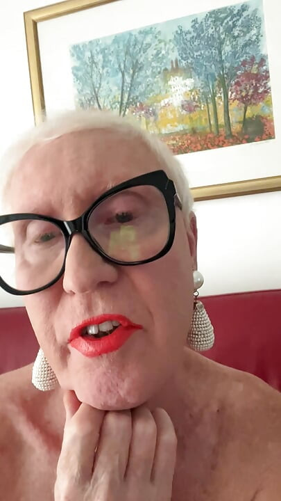 UNE GENTILLE BOMBASSE
