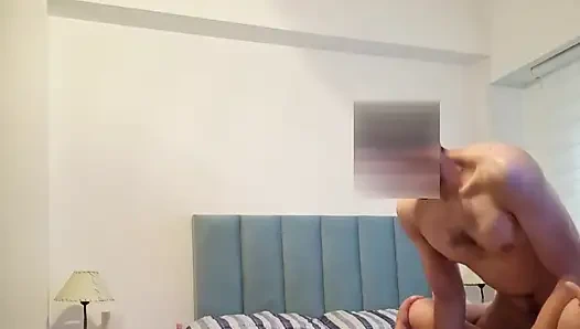 Rubys dusche ist ruiniert, als er Öl auf ihre möpse gießt, aber sein harter schwanz brachte sie dazu, ihm zu verzeihen