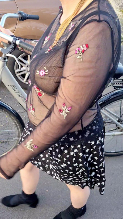途中で、エッチな女に会った