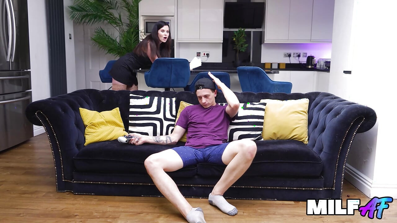 MilfAf- Busty Jessica Sin Makes Lazy Stepson Eat Her Pussy for Dinner