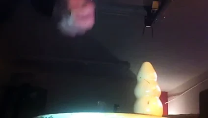 Büyük üçlü dalgalanma buttplug üzerinde zıplama