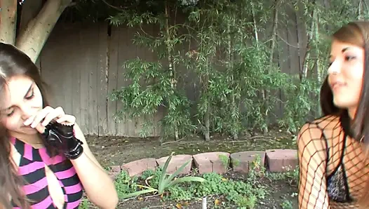 Keinginan lesbian - biar aku mencicipimu!