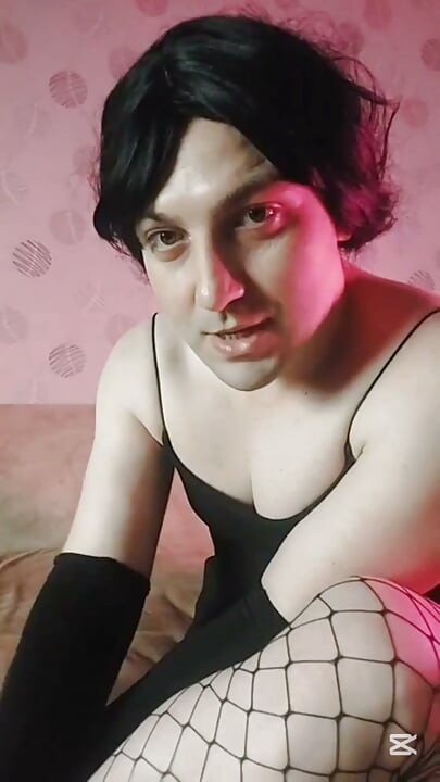 Big Fishnets With Big Butt Crossdresser