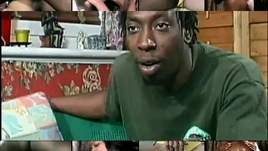 Возбужденную шлюху трахает хуище