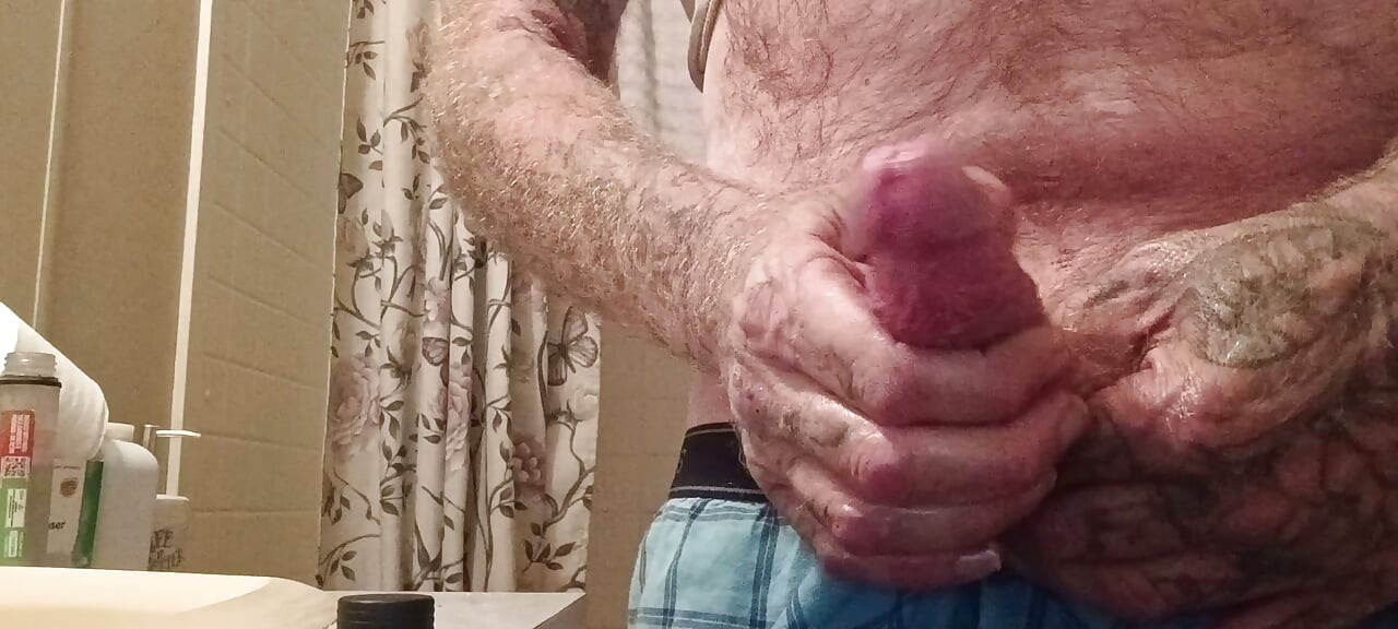 Daddy needs a baby girl watching daddy stroking on video call DM daddy