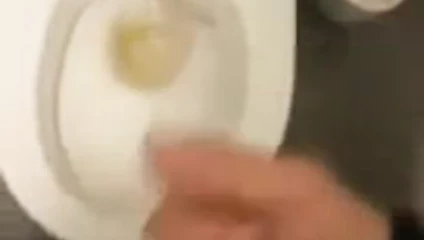 handjob umumi tuvalet