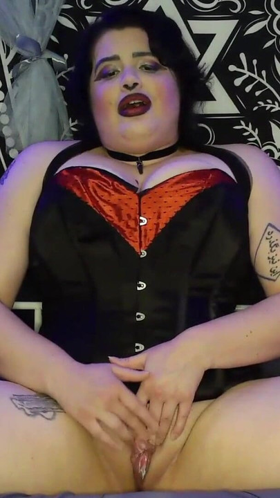 Must-share στιγμή από το "Big Tits Pain Slut Adama Daat Rubs Capsaicin Cream in Her Pussy"