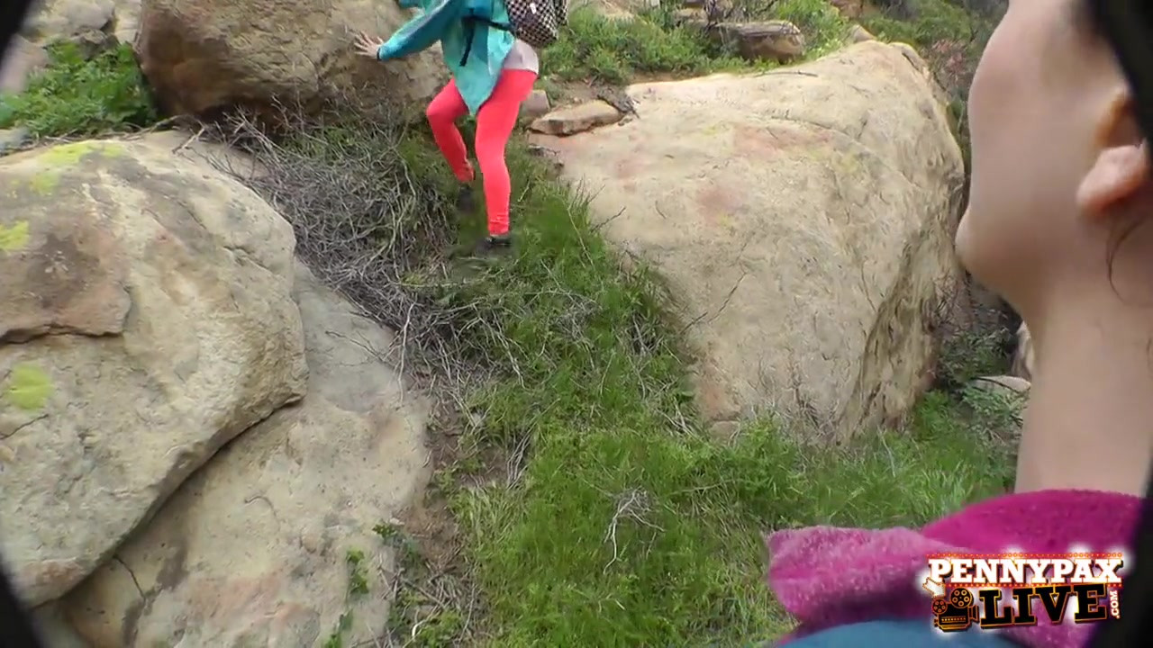 ペニー・パックスとサラ・シェボンの素晴らしいハイキングハメ撮り3p