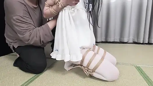 Xr24-a Girl Wearing White Clothes and White Stockings Was Hung up and Bondage Tickling