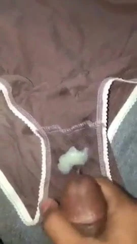 Usato reggiseno sborra