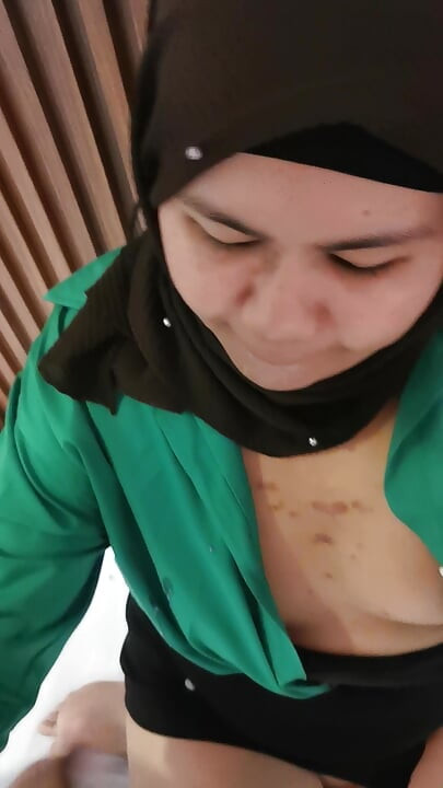 Laila satt og banket henne til hun kom.