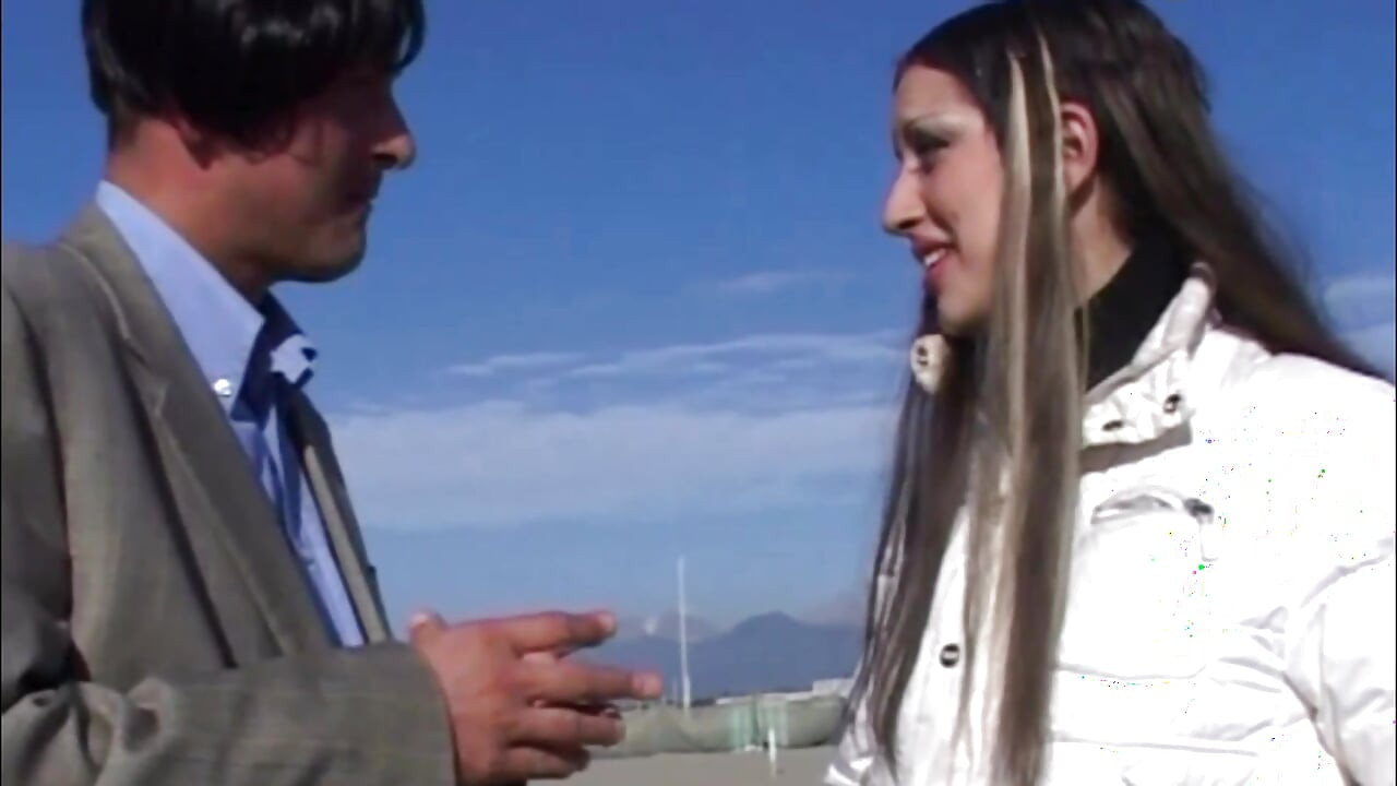 Prvo porno kino, a zatim orgija s transvestitom