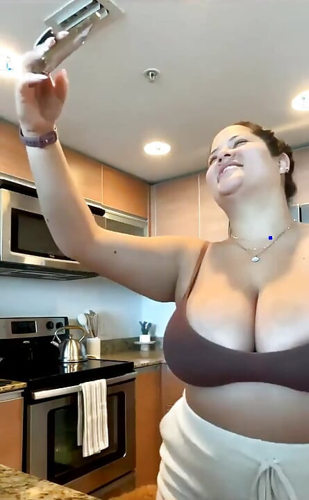 Live Stream με Dani Valentina