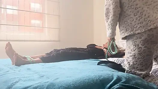 Играя с канатами, чтобы доминировать над нами