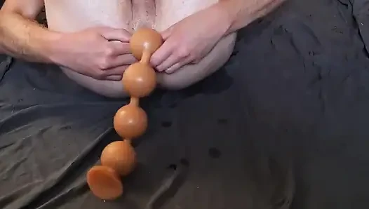 Sert anal dildo oyunu - twink anal boncuklar ve büyük dildo