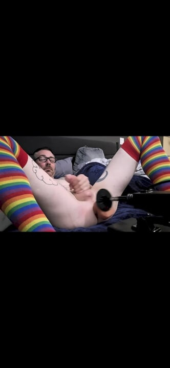 Ekstremni dildo s jebenom mašinom