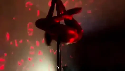 Танцор