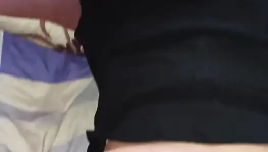 Orta yaşlı seksi kadın dörtte sikiliyor