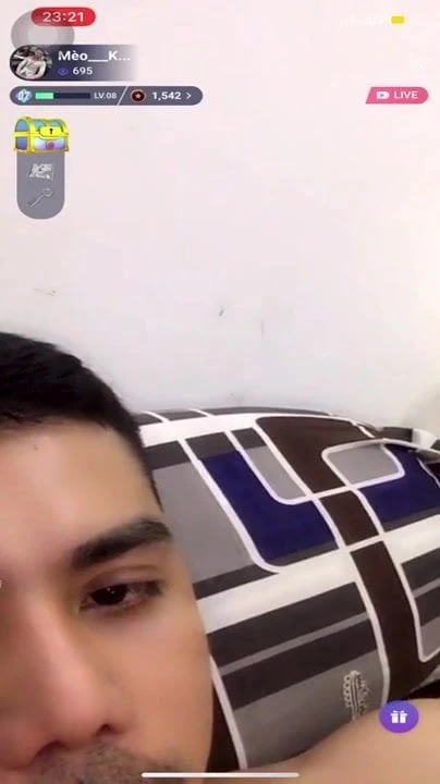 hot boy q8