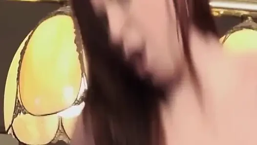 Tante seksi ini dientot habis-habisan sama kontol besar di meja biliar