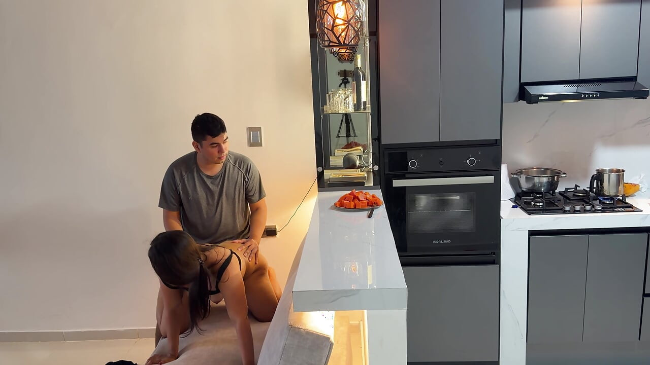 Moje sexy nevlastní sestra mi pomáhá v hluboké terapii