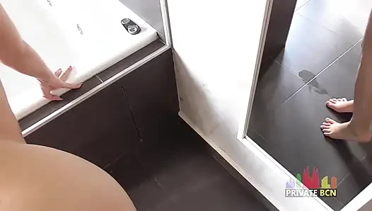 Ateşli dövmeli bebek Misha Maver ile duş ve seks