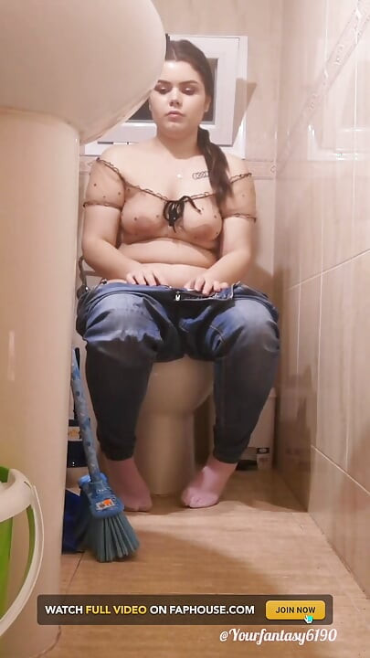 Ik kijk naar me op het toilet 2
