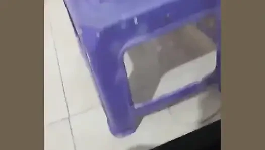 Ders çalıştığımı düşünüyor ama Abd'den komşumu sikiyorum