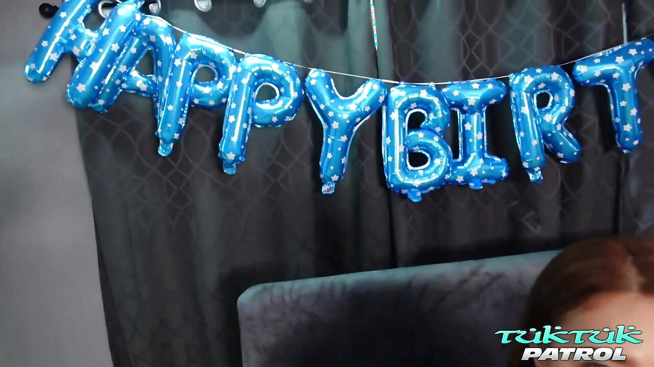TukTukPatrol Happy birthday fuck with big booty Thai beauty