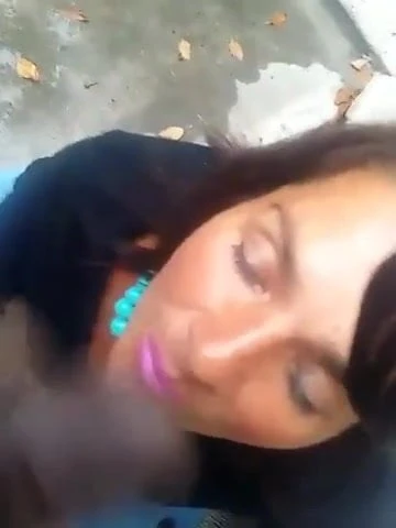 Outdoor facial for pretty milf.