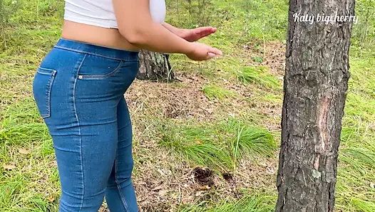 Stiefmutter erwischt stiefsohn beim masturbieren beim wandern im wald
