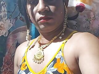 Yellow bra with crosssy ye me hun apki Aditi kabhi milo