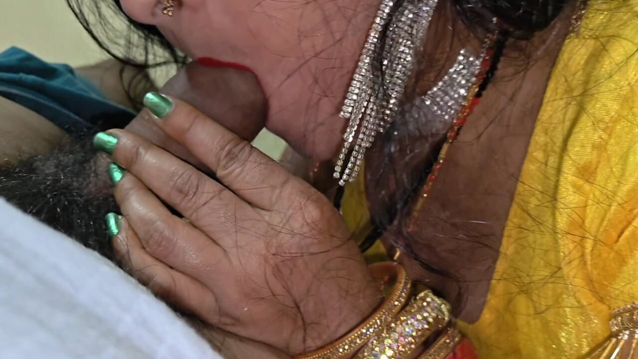 Indiancă de 21 de ani tocmai s-a căsătorit cu soția pentru prima dată Orgasam Desi Woman