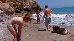 Vahşi Alman bebek gets çift nüfuz üzerinde the plaj