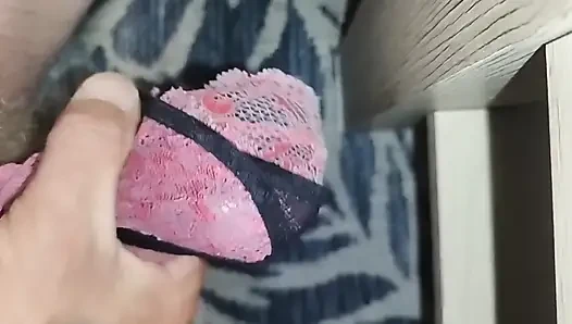 Komşumdan çaldığım kirli iç çamaşırları