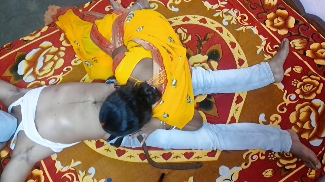 Une bhabhi canon et sexy se fait baiser