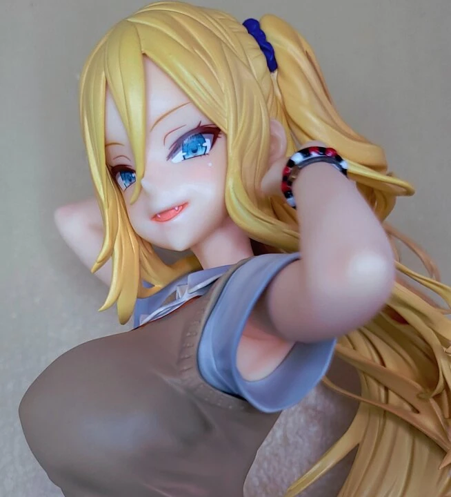 Sophia CumFigure