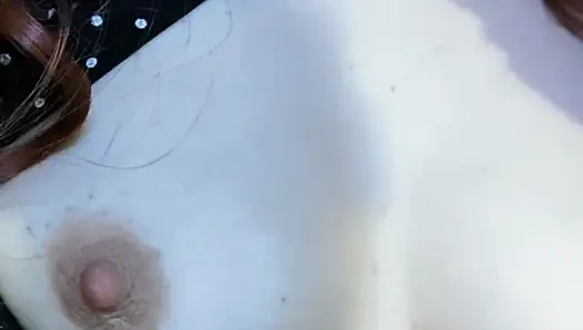 Mainin vibratorku di batrooms